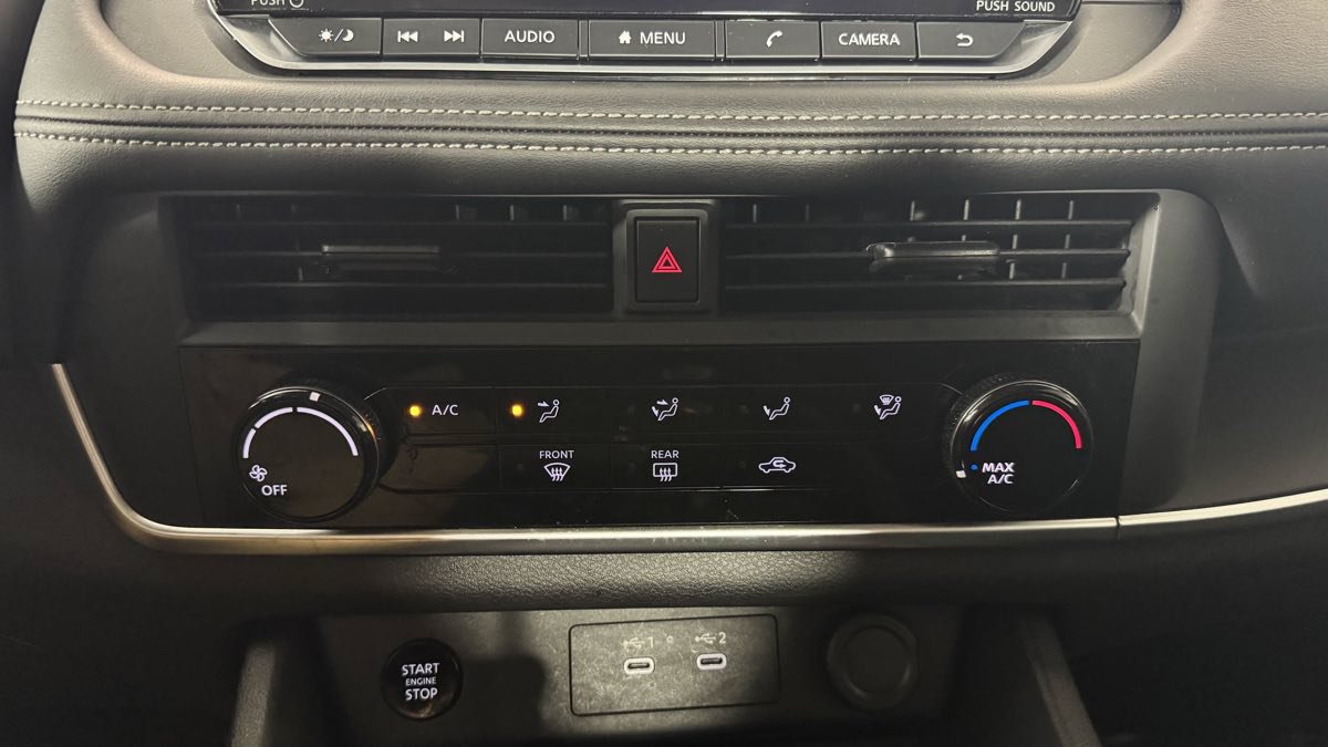 Used 2025 Nissan Rogue S AWD/4WD image 20