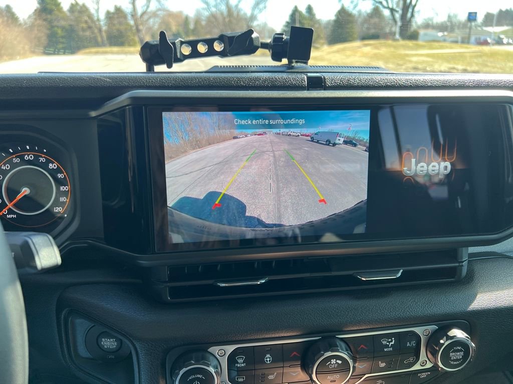 Used 2024 Jeep Wrangler Willys image 18