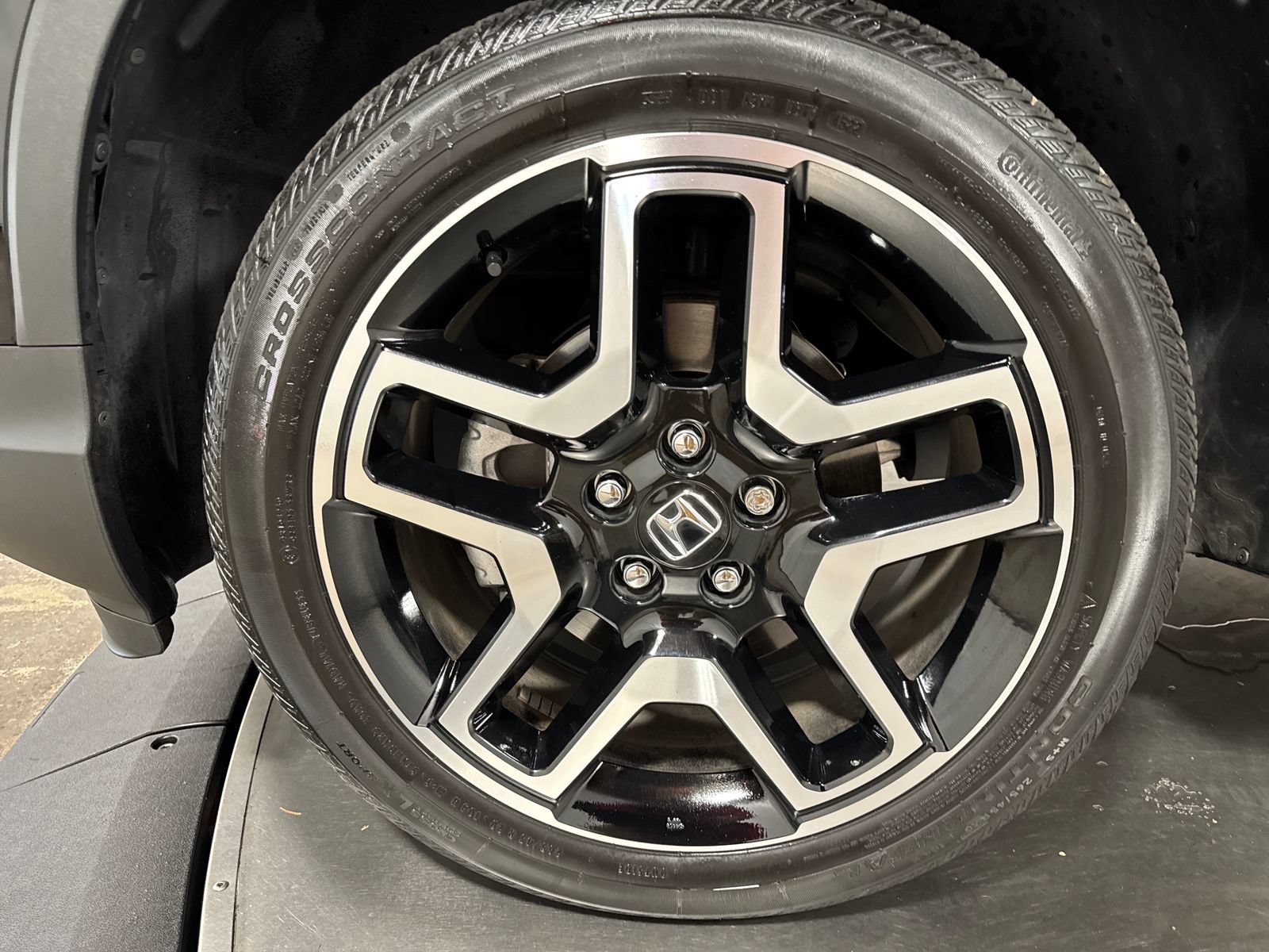 Used 2023 Honda Passport Elite image 2