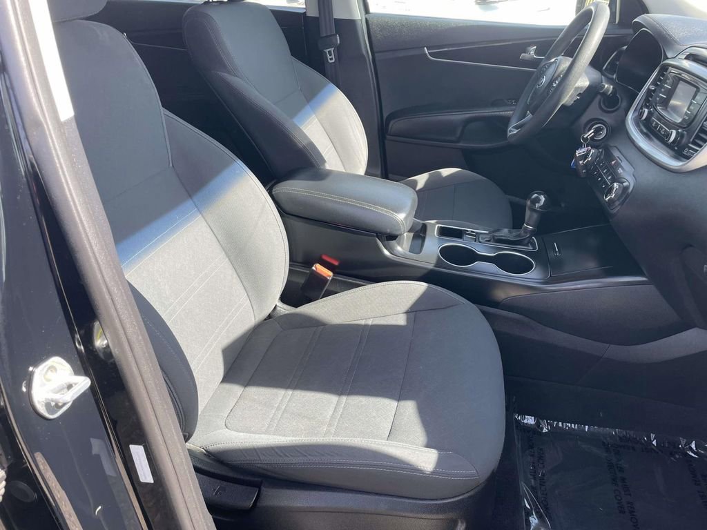 Used 2016 Kia Sorento LX image 23