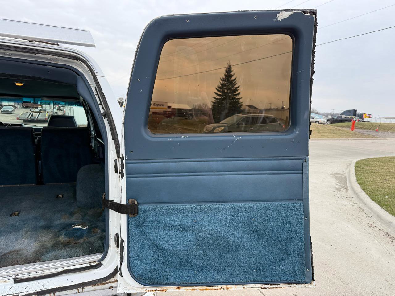 Used 1987 GMC Suburban 4WD image 23