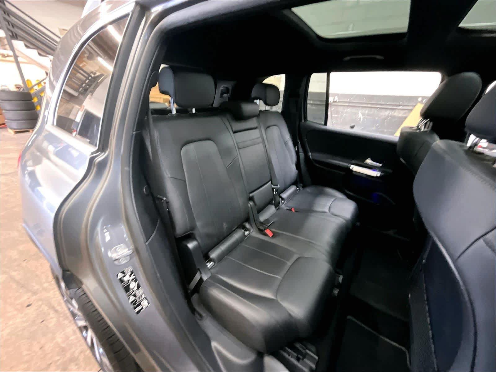 Used 2023 Mercedes-Benz GLB 250 4MATIC image 29