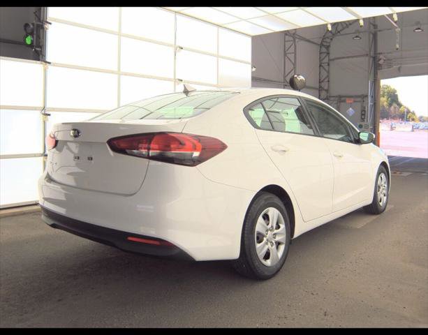 Used 2017 Kia Forte LX FWD image 7
