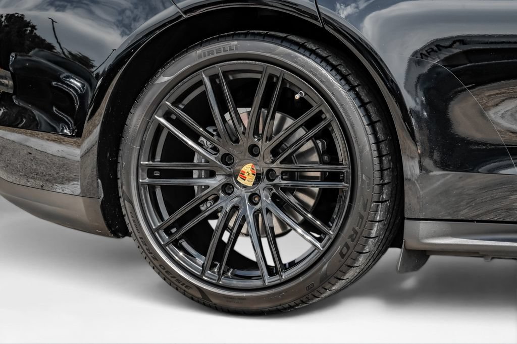 Used 2018 Porsche Panamera 4 AWD/4WD image 58