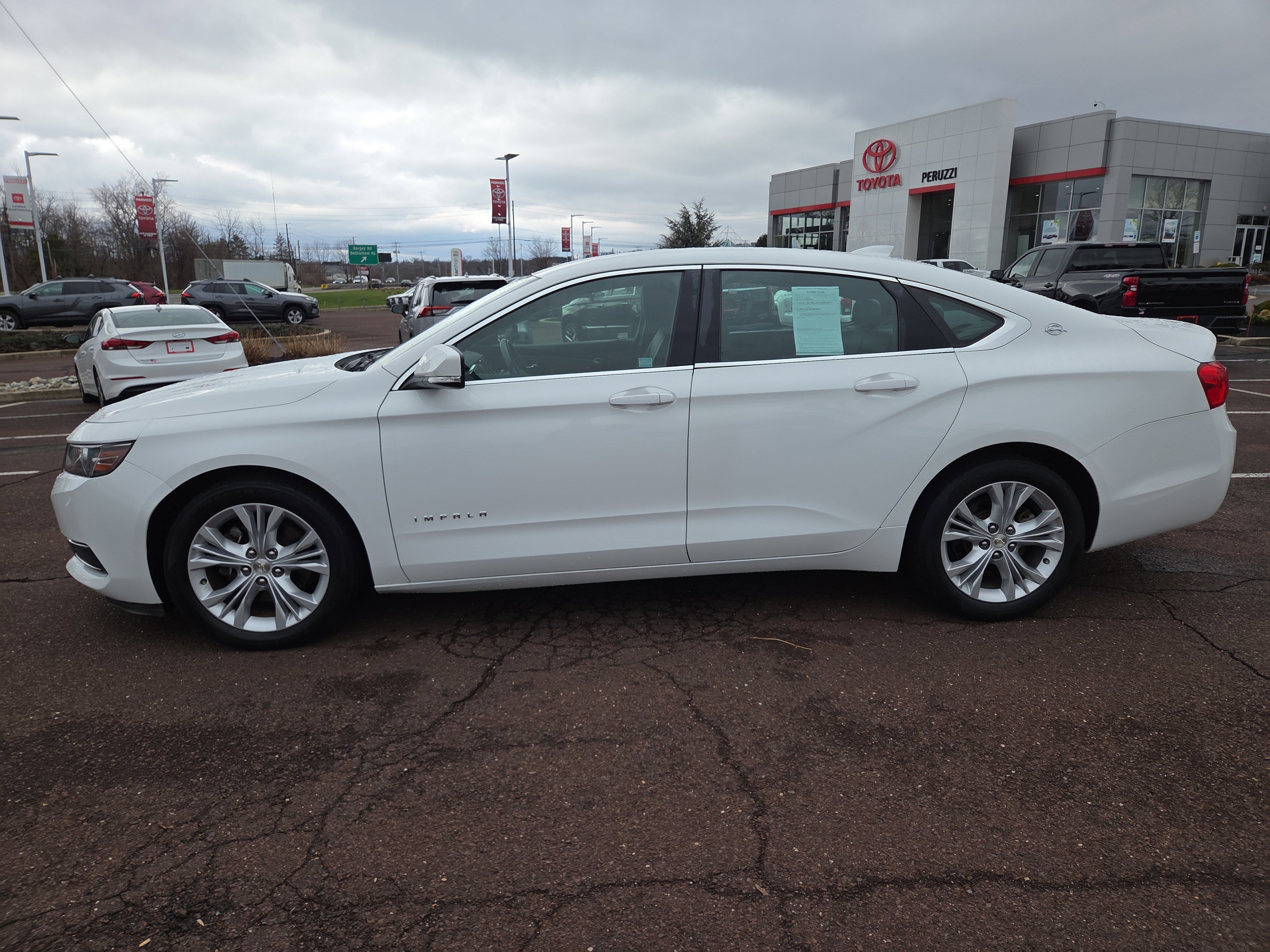 Used 2015 Chevrolet Impala LT w/ Convenience Package image 6