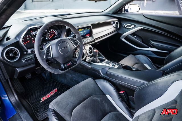 Used 2019 Chevrolet Camaro SS image 2