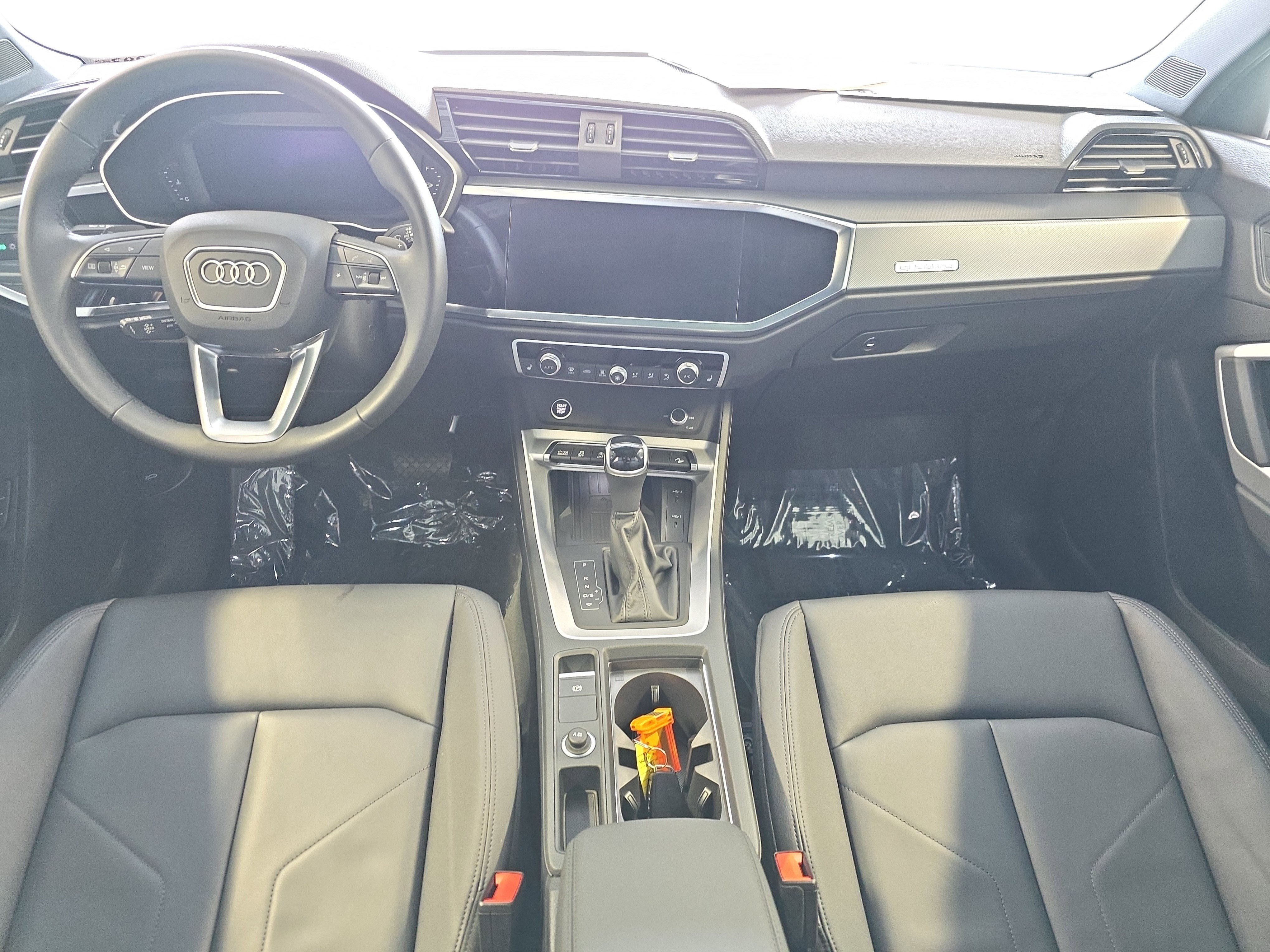 Certified 2025 Audi Q3 2.0T Premium w/ Convenience Package AWD/4WD image 9