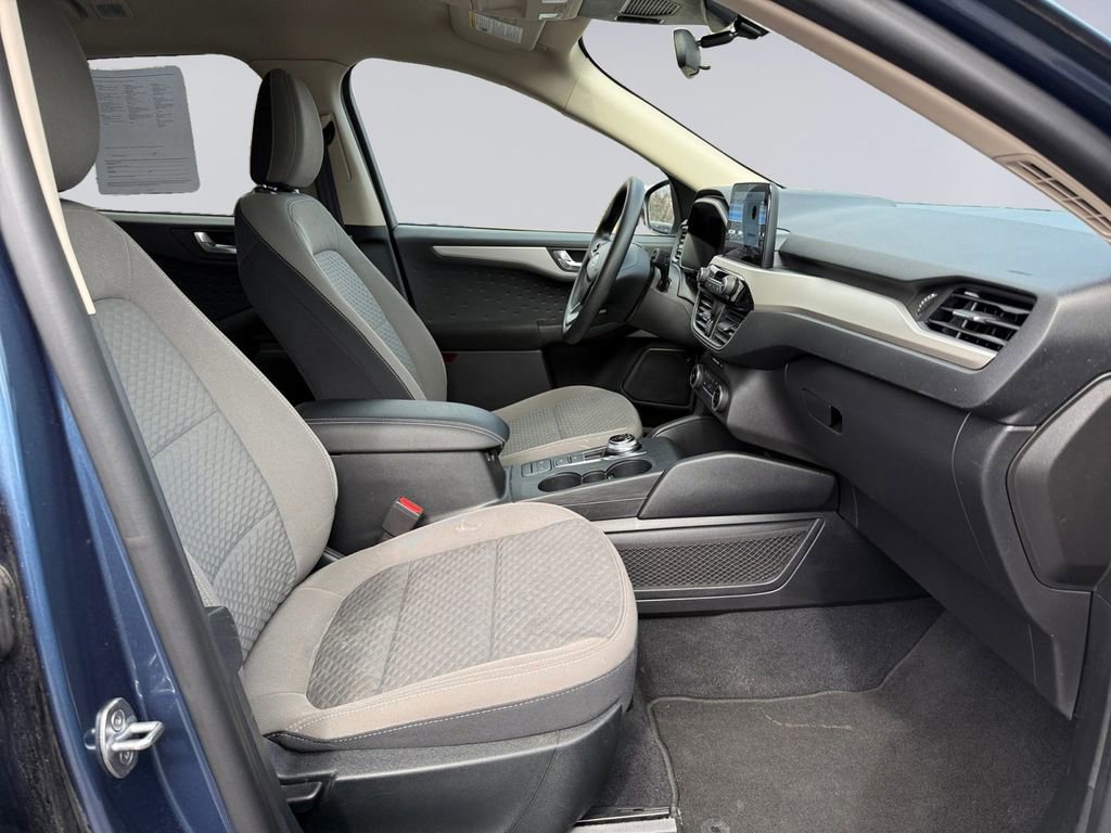 Used 2020 Ford Escape SE image 18