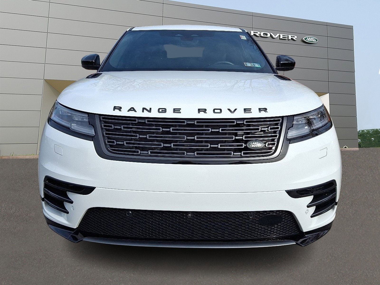Used 2026 Land Rover Range Rover Velar Dynamic SE image 8