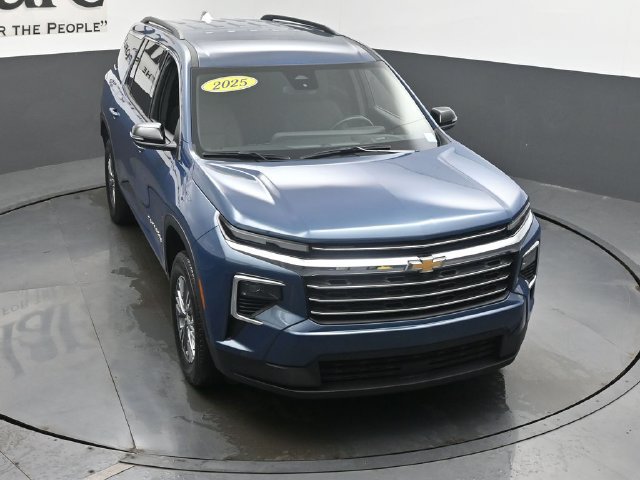 Used 2025 Chevrolet Traverse LT FWD image 54