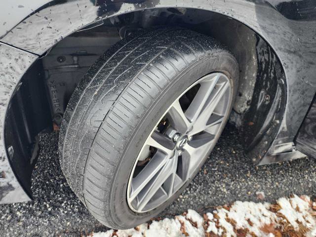 Used 2017 Lexus CT 200h image 9