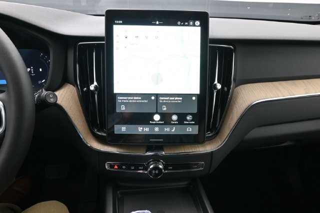 New 2027 Volvo XC60 B5 Core AWD/4WD image 14