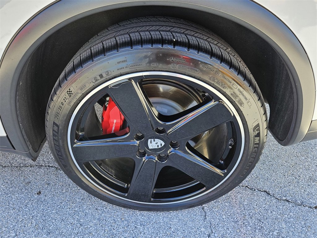 Used 2016 Porsche Cayenne Turbo image 44