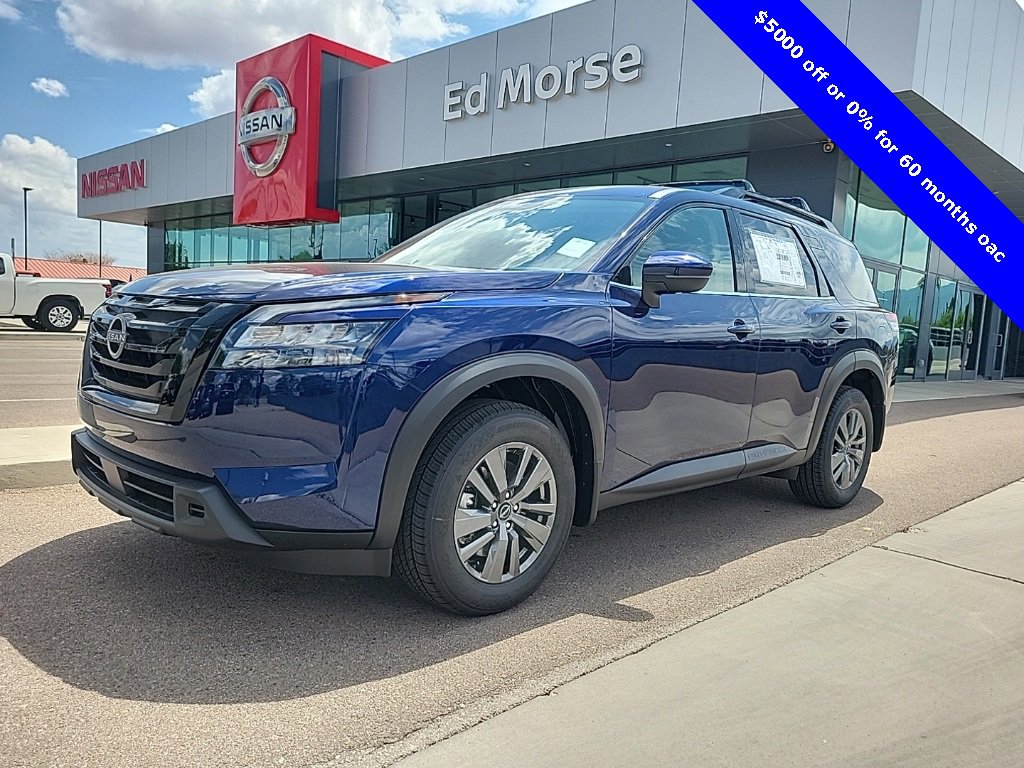 New 2025 Nissan Pathfinder SV w/ Black Appearance Package