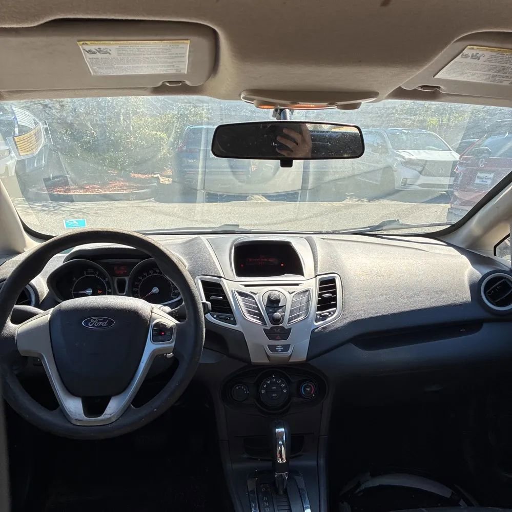 Used 2012 Ford Fiesta SE image 6