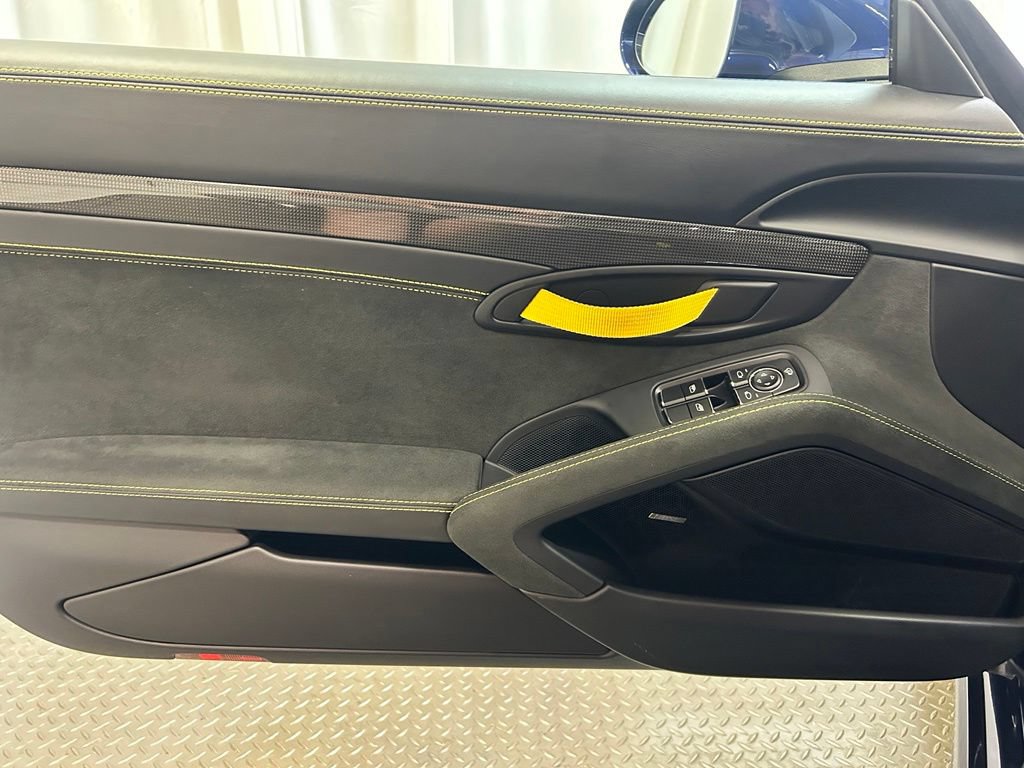 Used 2022 Porsche 718 Cayman GT4 RWD image 9