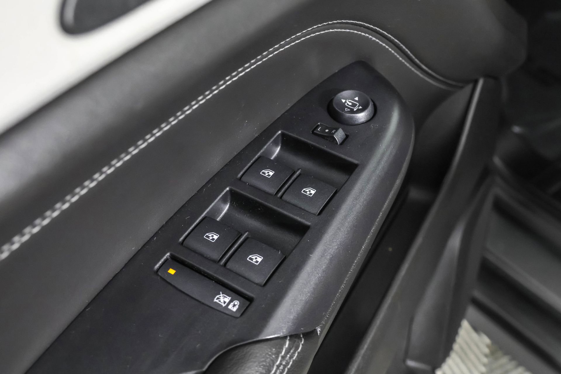 Used 2013 Cadillac SRX Premium image 36