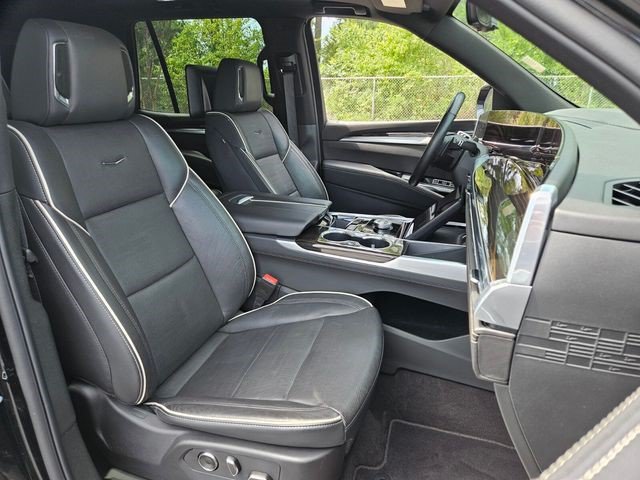 Certified 2025 Cadillac Escalade Premium Luxury AWD/4WD image 28