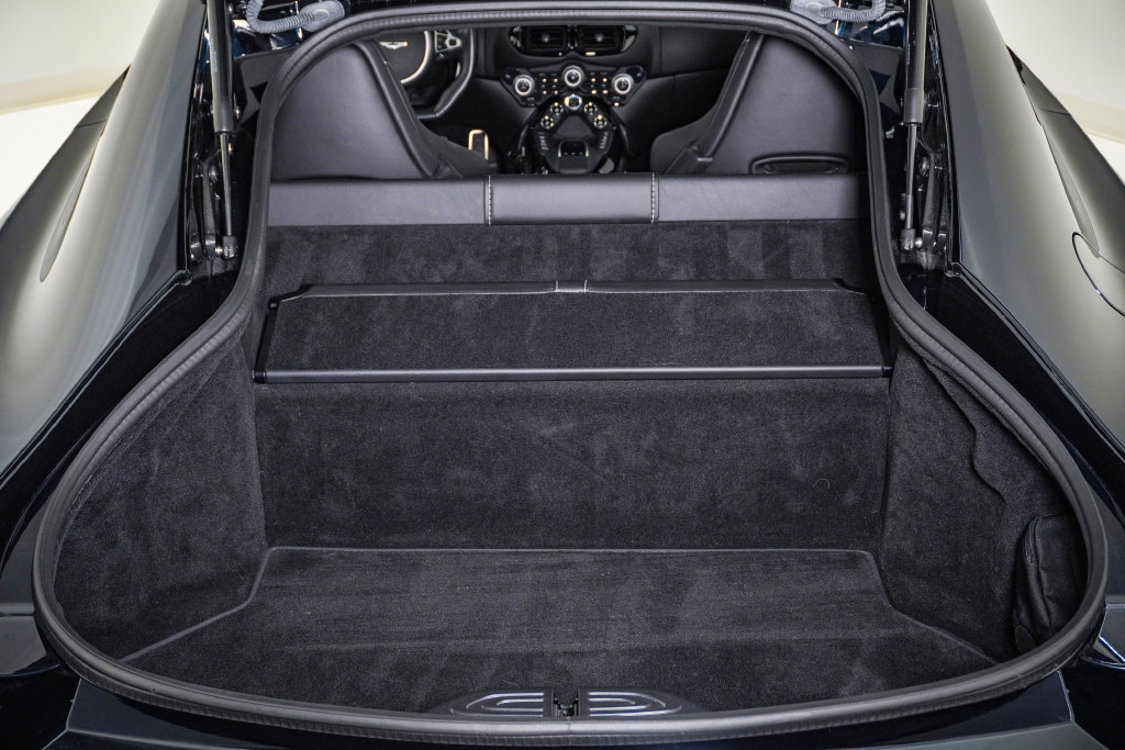 Used 2019 Aston Martin V8 Vantage Coupe RWD image 33