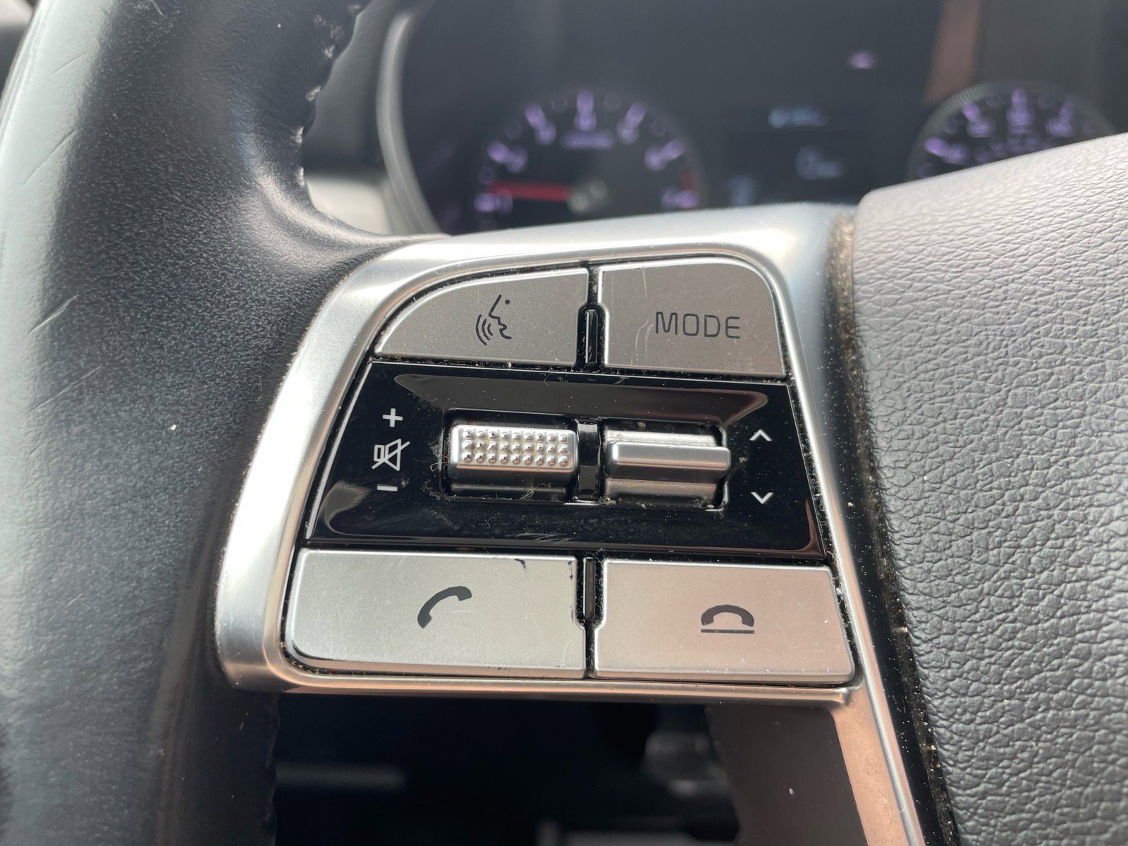 Used 2020 Kia Telluride LX FWD image 9