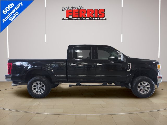 Used 2017 Ford F250 XLT w/ XLT Premium Package AWD/4WD image 6