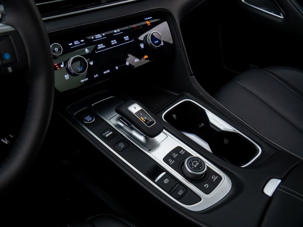 Certified 2025 INFINITI QX60 Luxe image 11