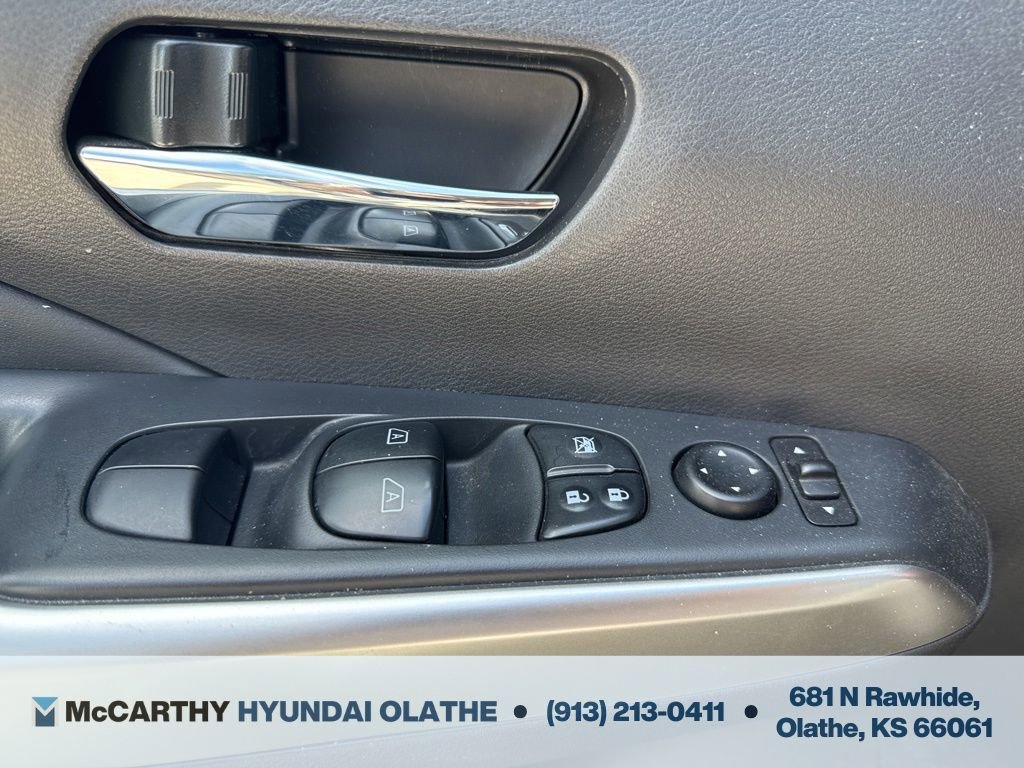 Used 2020 Nissan Kicks SR w/ SR Premium Package FWD image 16