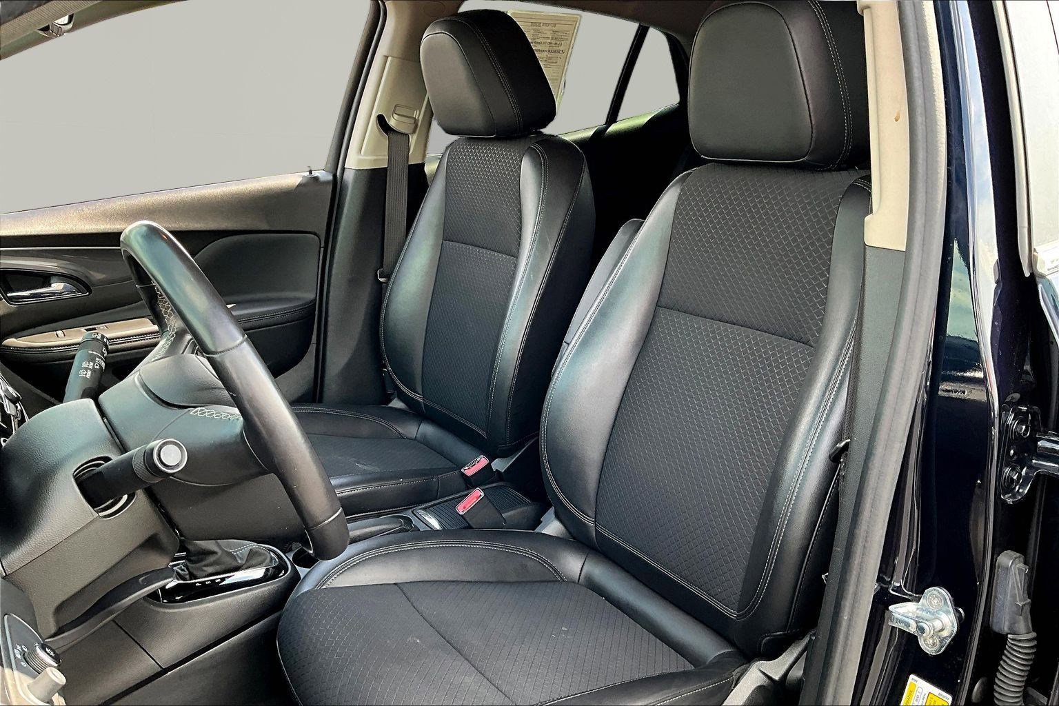 Used 2022 Buick Encore Preferred w/ Safety Package image 21