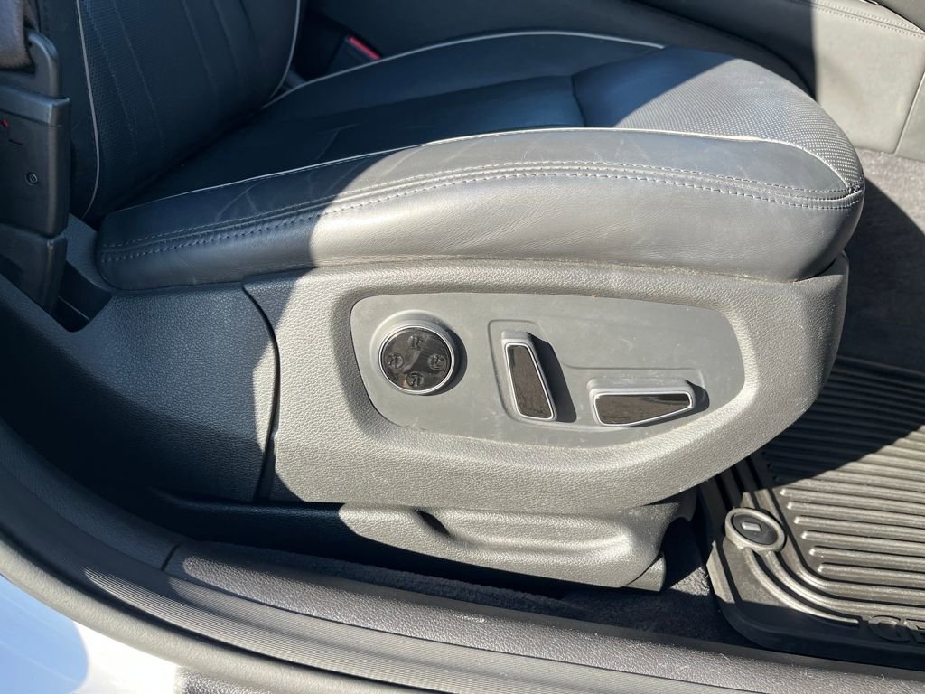 Used 2015 Hyundai Genesis 3.8 w/ Option Group 02 image 57