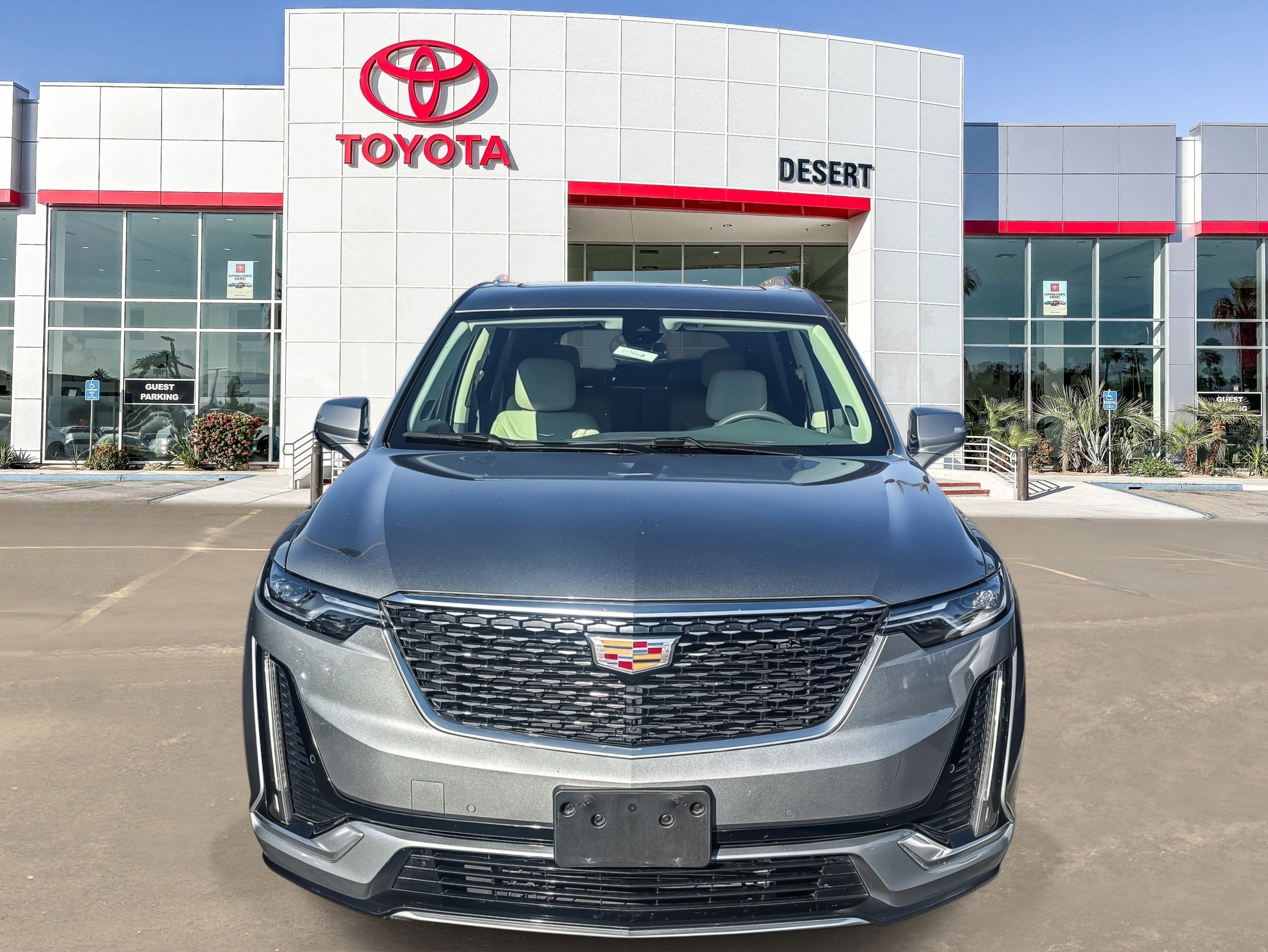 Used 2023 Cadillac XT6 Premium Luxury image 2