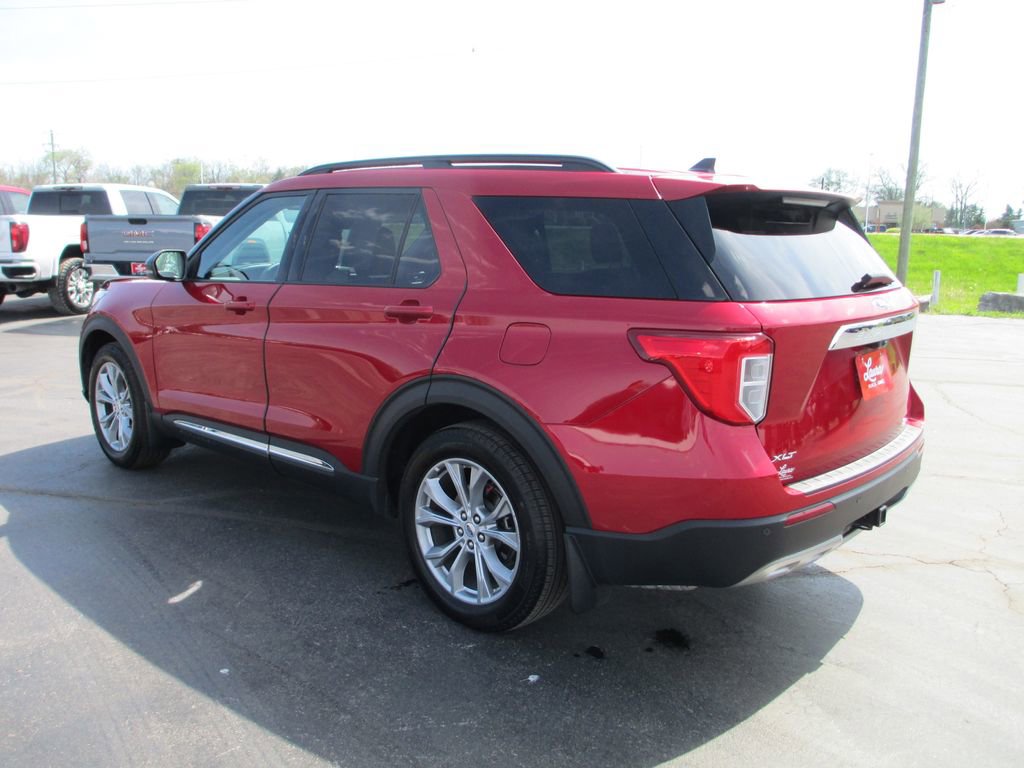 Used 2023 Ford Explorer XLT w/ Equipment Group 202A image 8