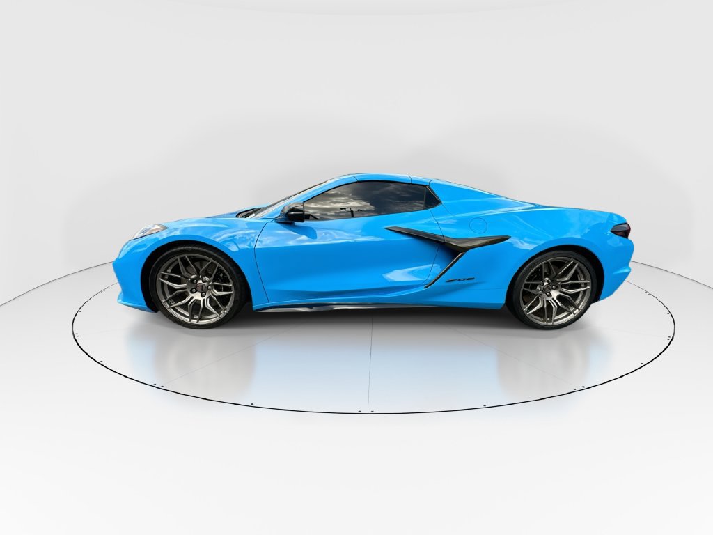 Used 2025 Chevrolet Corvette Z06 RWD image 5