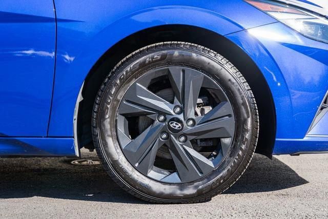 Used 2022 Hyundai Elantra SEL image 15