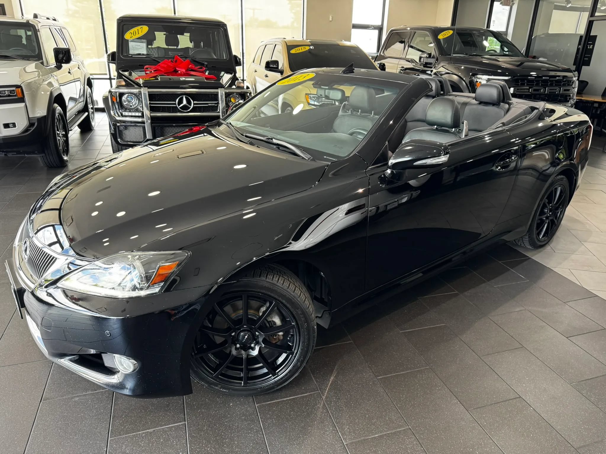 Used 2013 Lexus IS 250C w/ Luxury Pkg RWD image 1