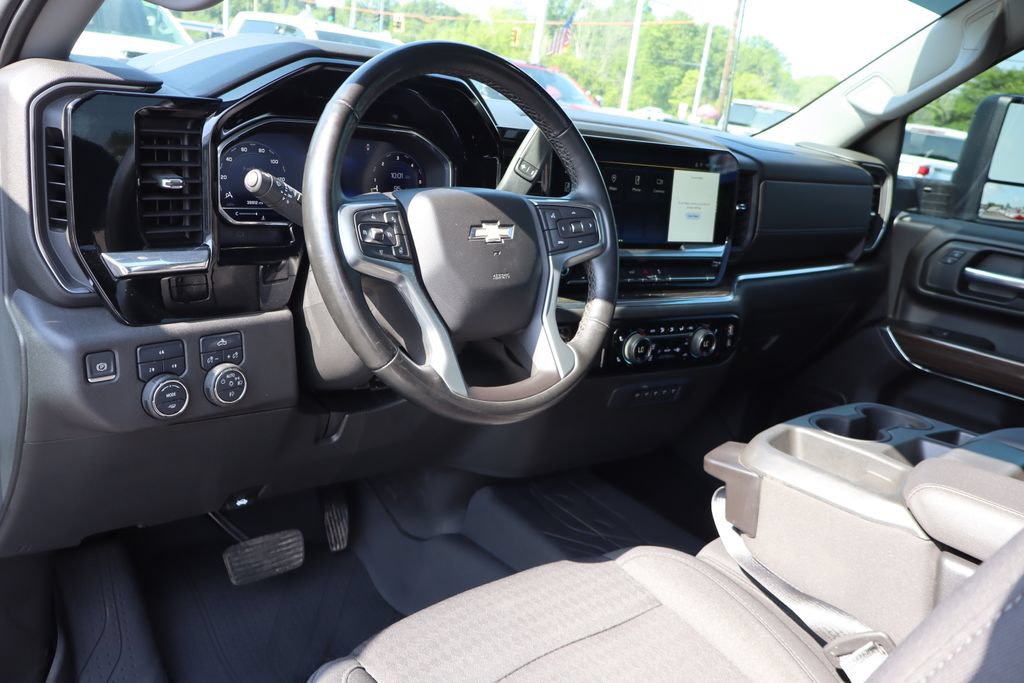 Used 2024 Chevrolet Silverado 3500 LT w/ Convenience Package AWD/4WD image 6
