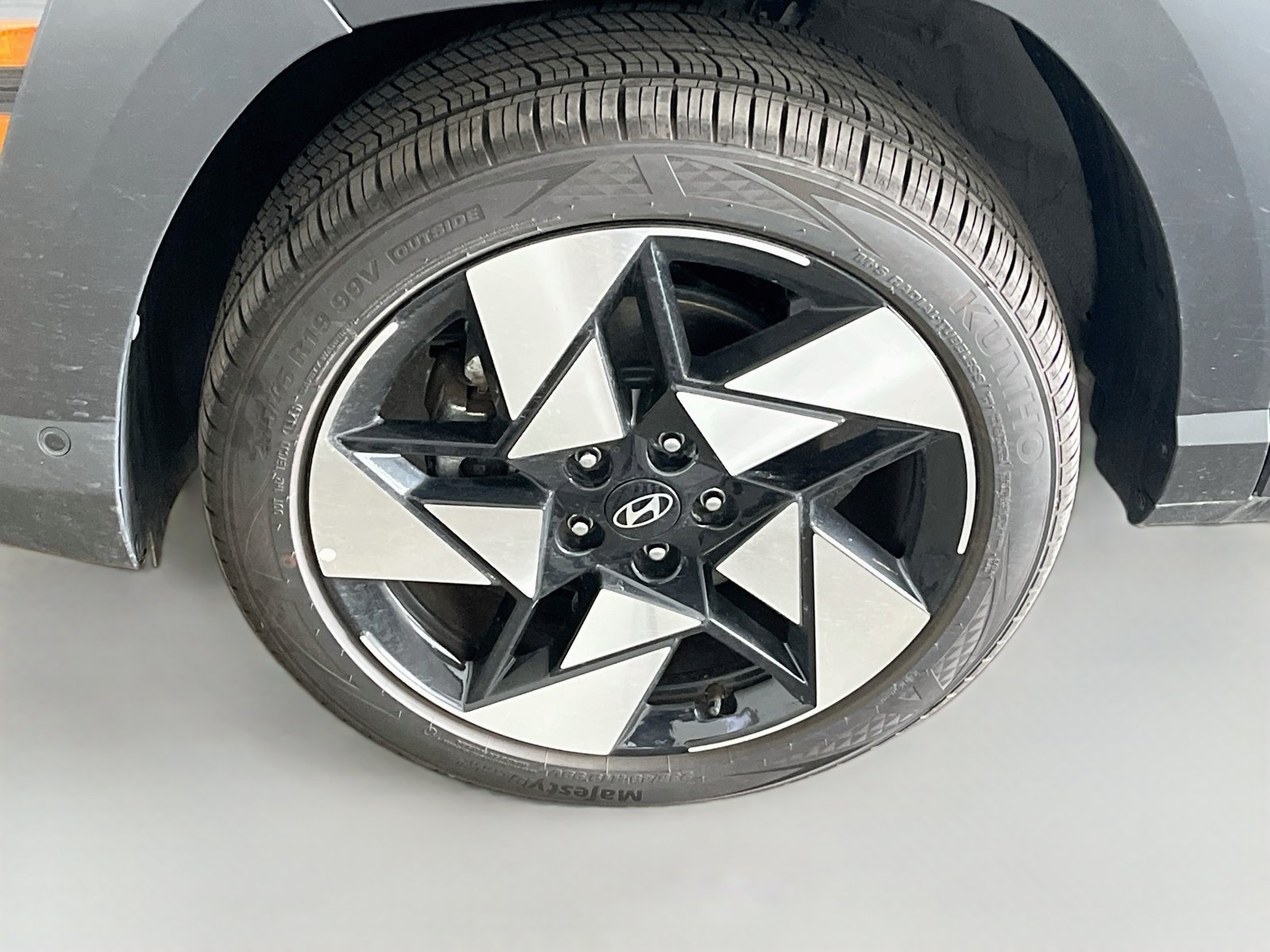 Used 2026 Hyundai Kona Limited AWD/4WD image 32