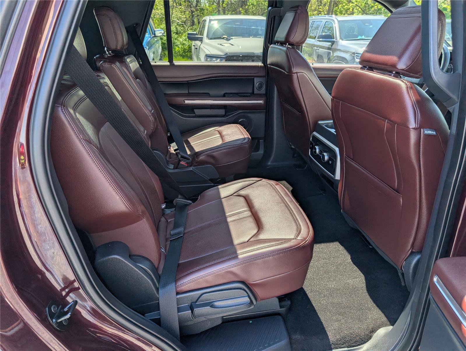 Used 2023 Ford Expedition Limited image 12