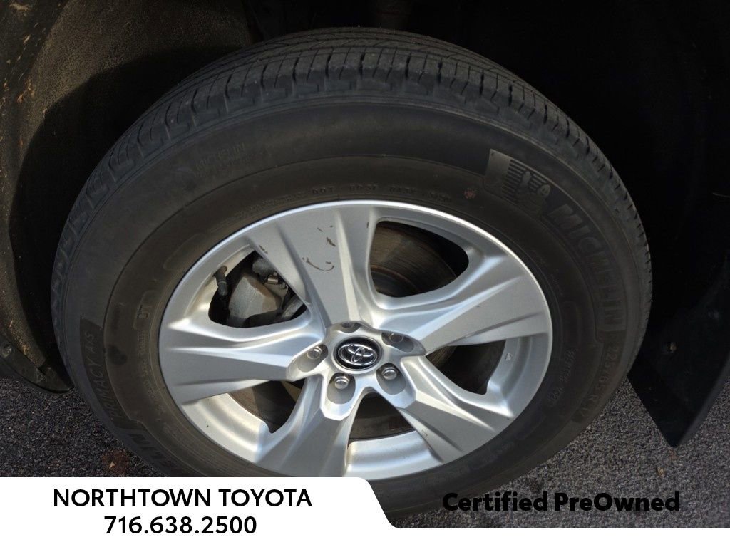 Used 2021 Toyota RAV4 XLE image 14