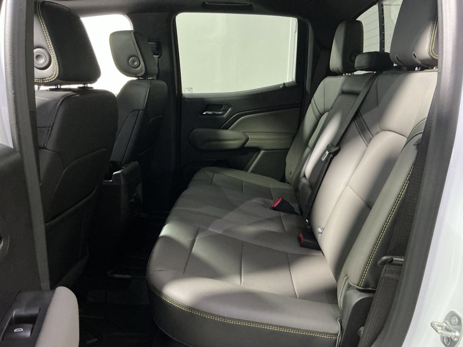 New 2026 Chevrolet Colorado ZR2 w/ ZR2 Bison Edition image 32