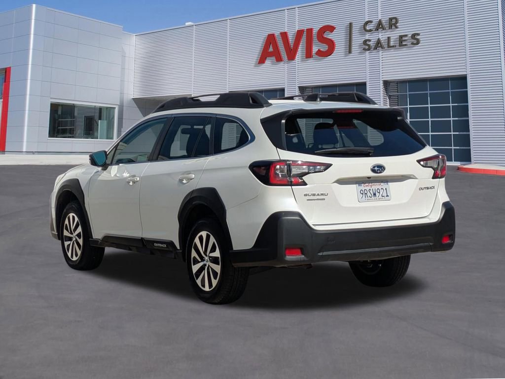 Used 2025 Subaru Outback Premium image 9