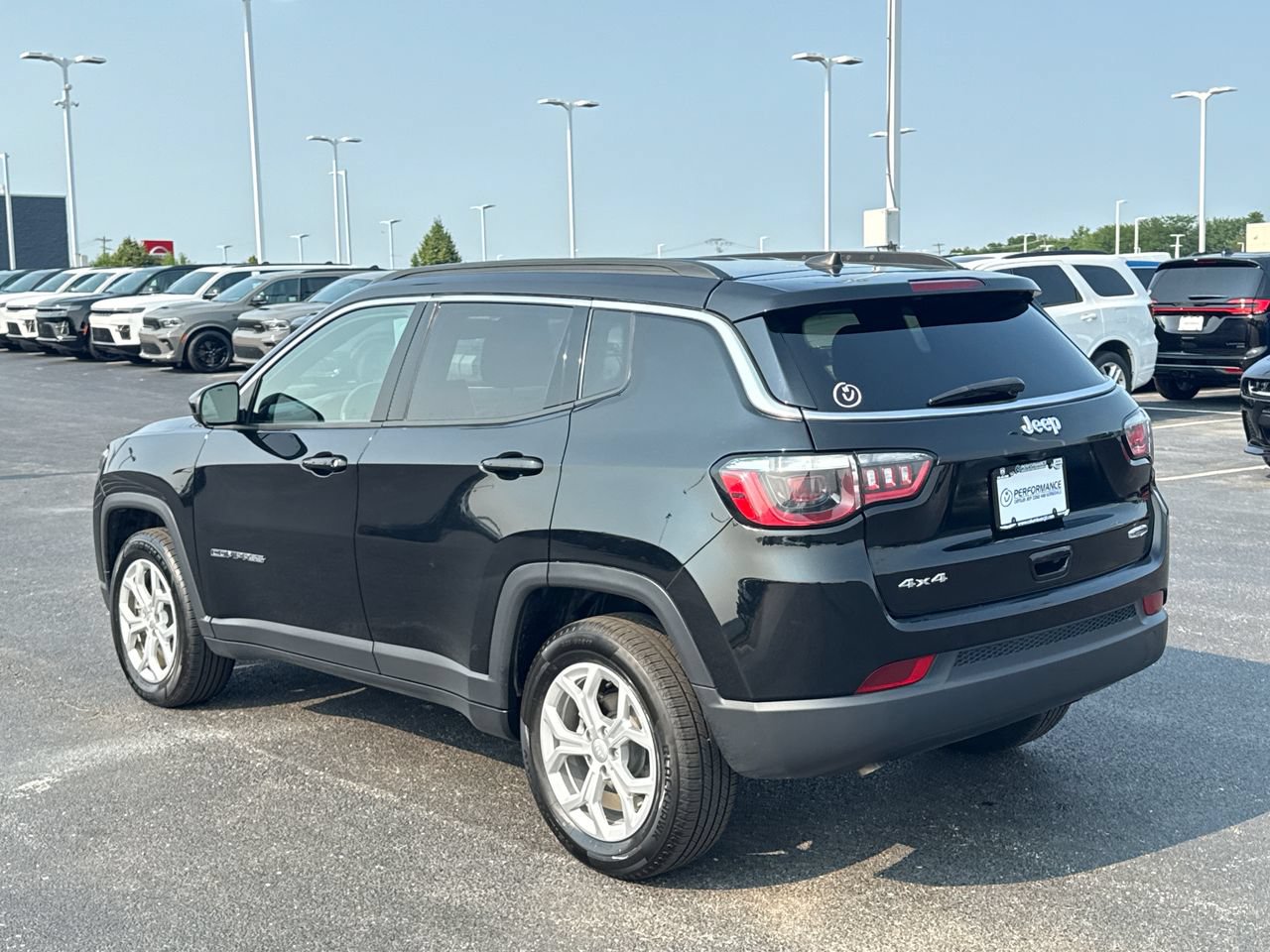 Used 2024 Jeep Compass Latitude AWD/4WD image 5
