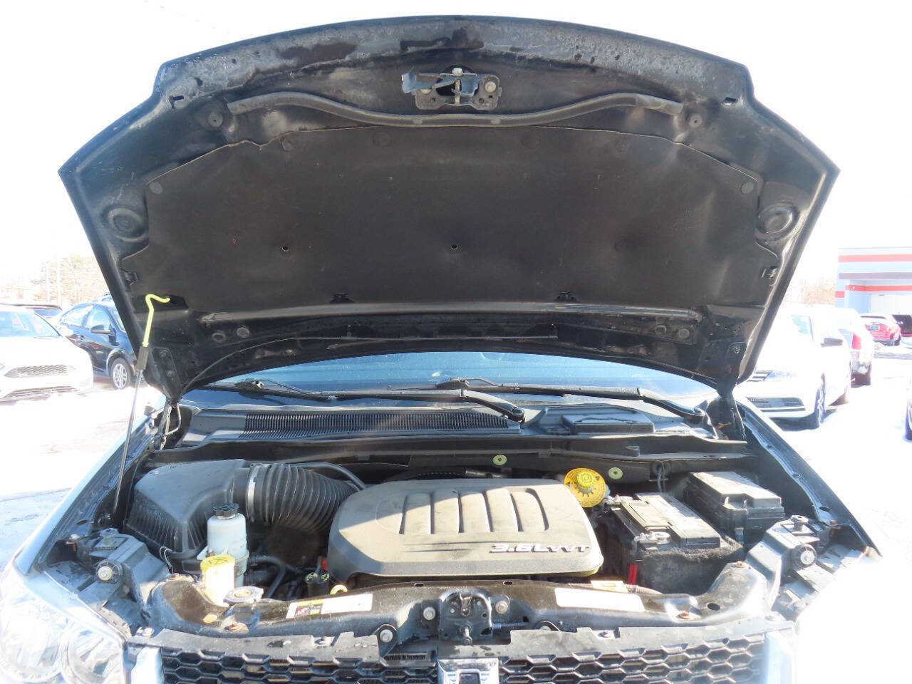 Used 2016 Dodge Grand Caravan SXT image 9