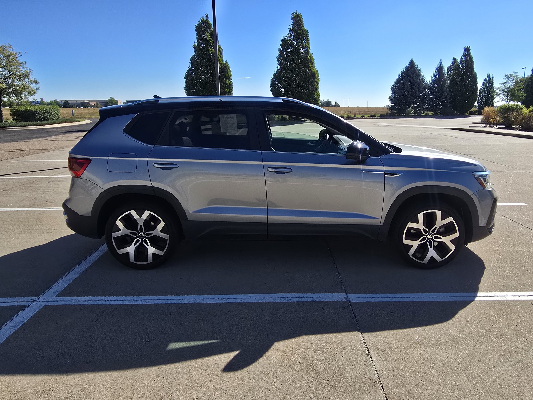 Used 2023 Volkswagen Taos SEL AWD/4WD image 7