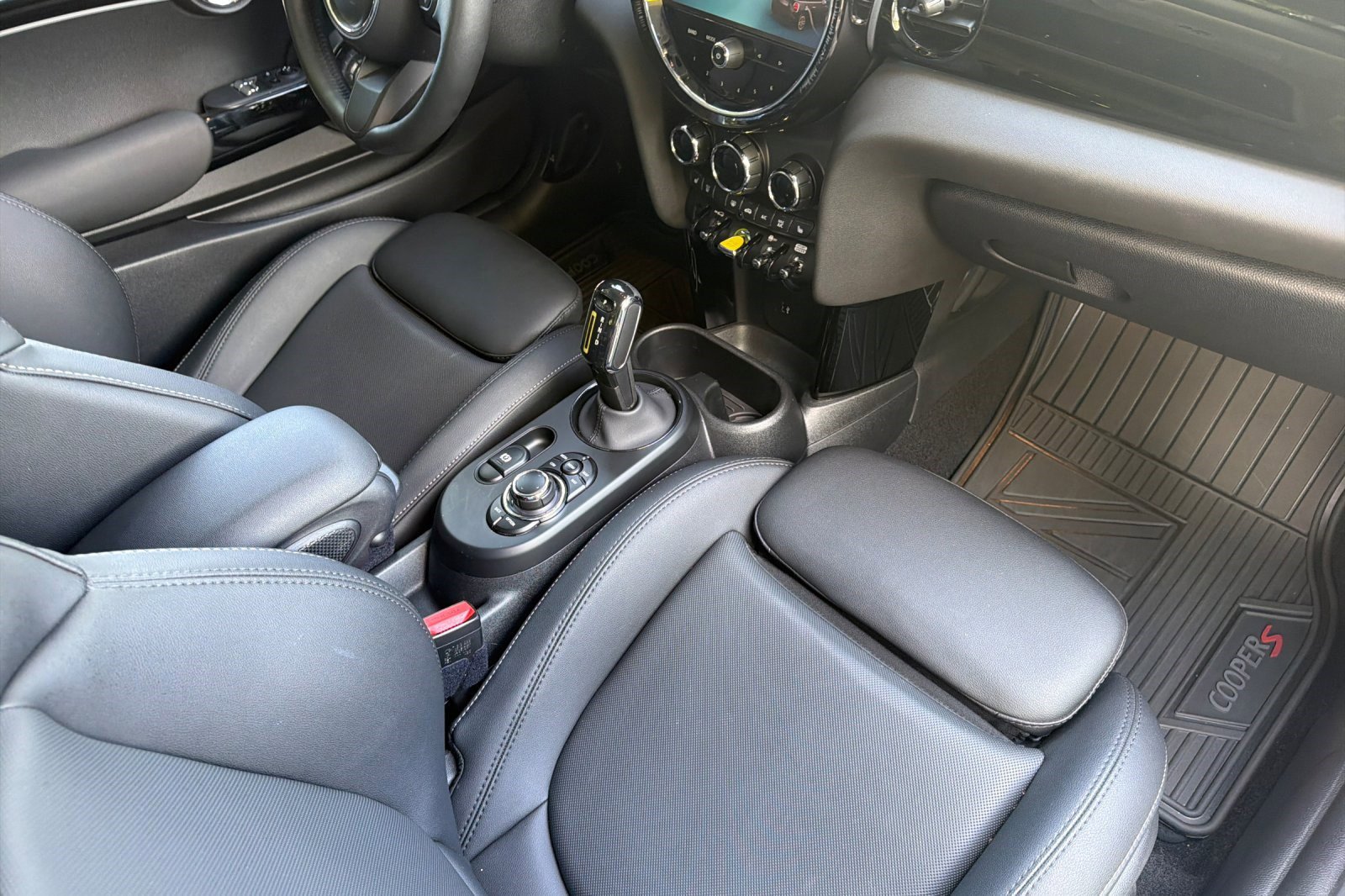 Used 2024 MINI Cooper SE image 19