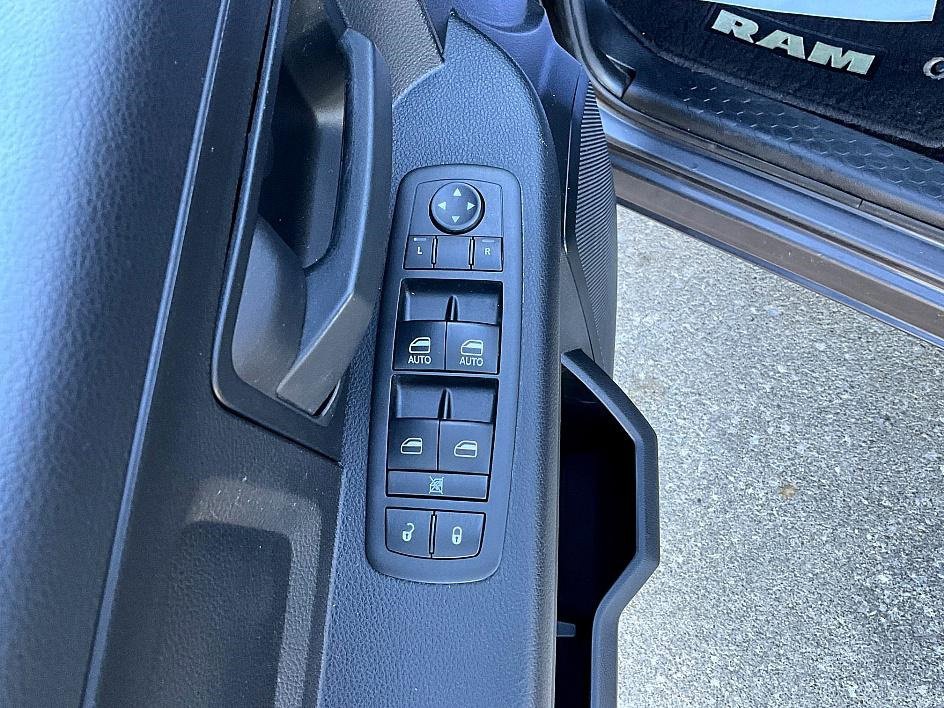 Used 2014 RAM 1500 Express image 14