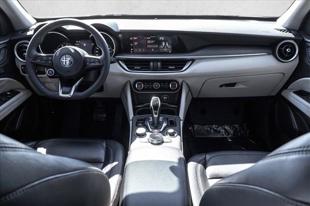 Used 2020 Alfa Romeo Stelvio Ti AWD/4WD image 19