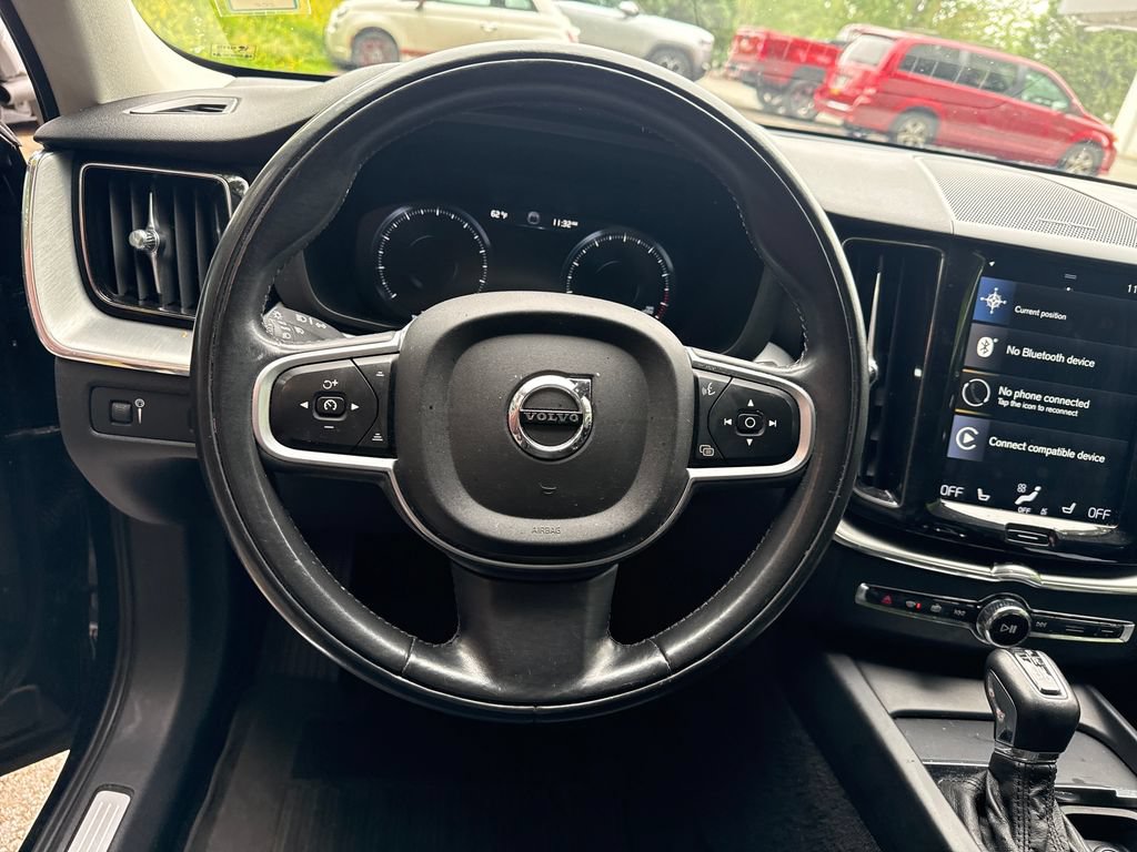 Used 2019 Volvo XC60 T6 Momentum w/ Multimedia Package AWD/4WD image 19