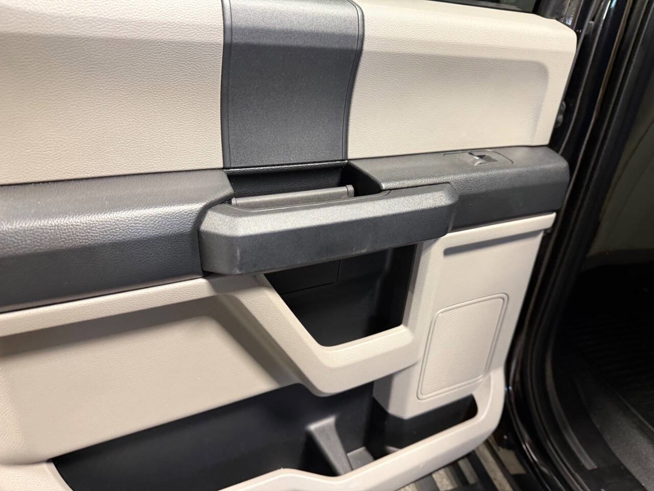 Used 2018 Ford F250 XL w/ Power Equipment Group image 17