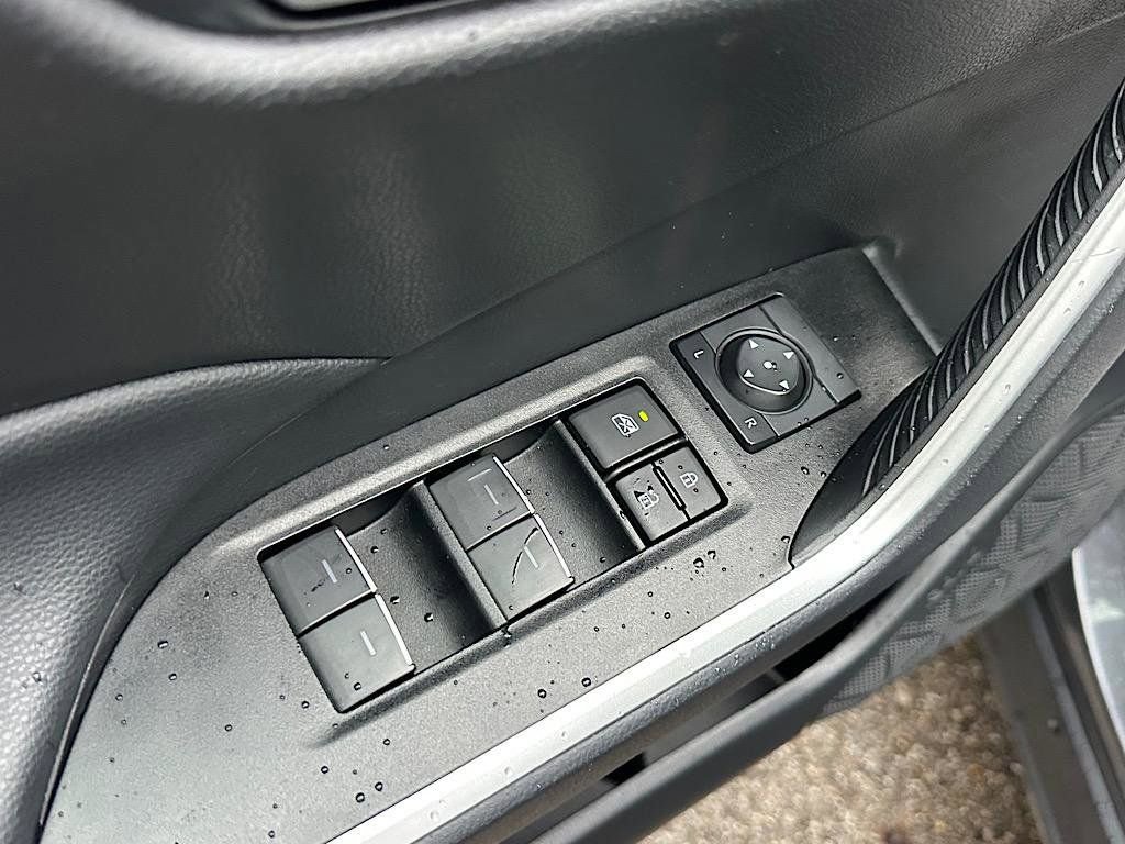 Certified 2025 Toyota RAV4 XLE AWD/4WD image 15
