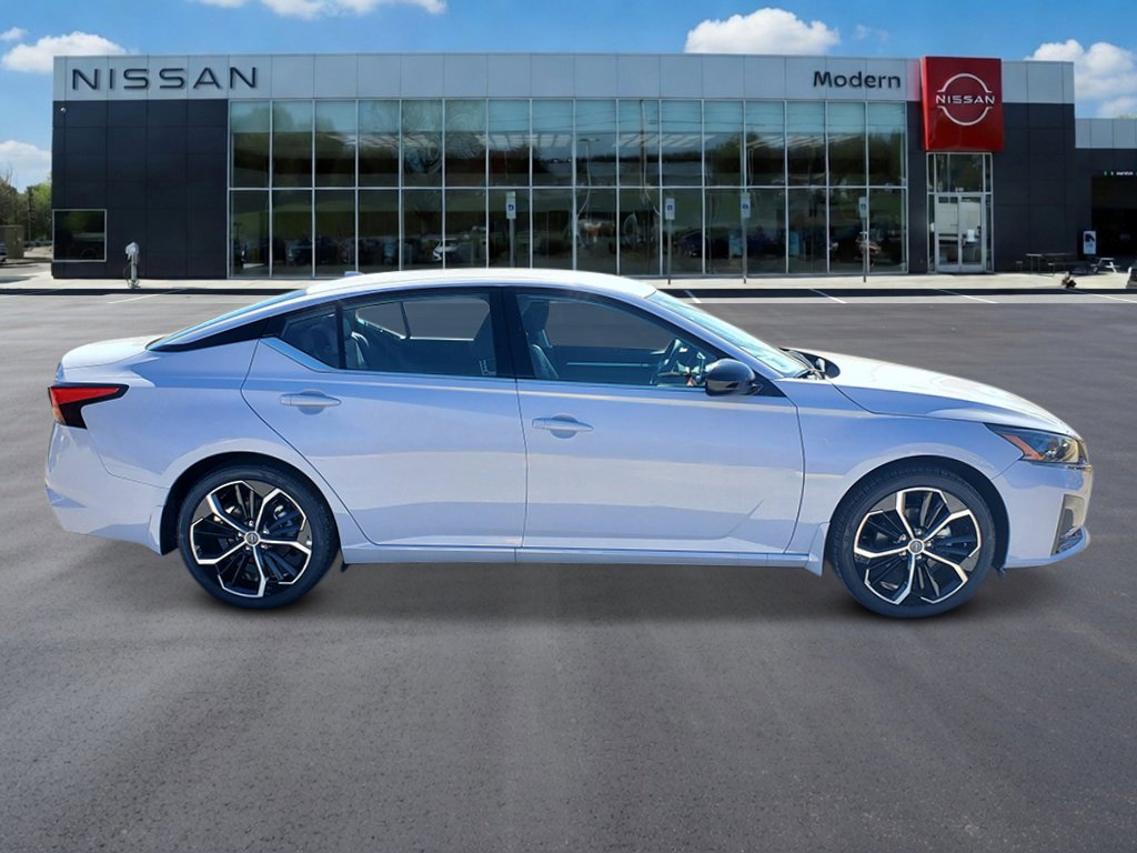 New 2026 Nissan Altima 2.5 SR FWD image 7
